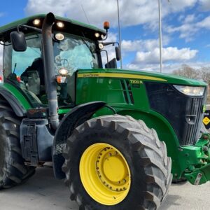 2011 John Deere 7200R