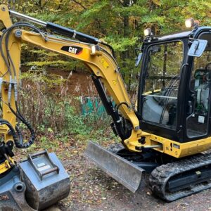 2016 CAT 302.7D