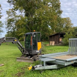 2019 Volvo ECR25D + Trailer