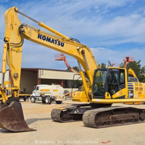 2019 Komatsu PC240LC-11